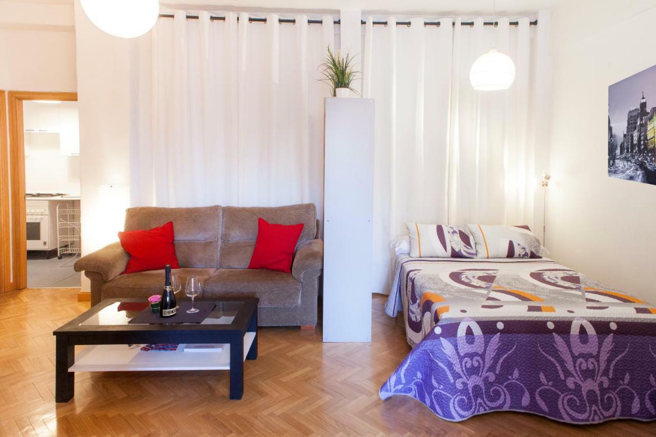 Segovia Appartement Madrid Buitenkant foto